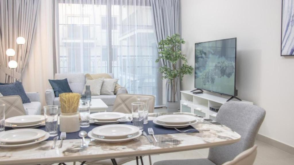 Aws Homes - Indulge In Elegance Apartment