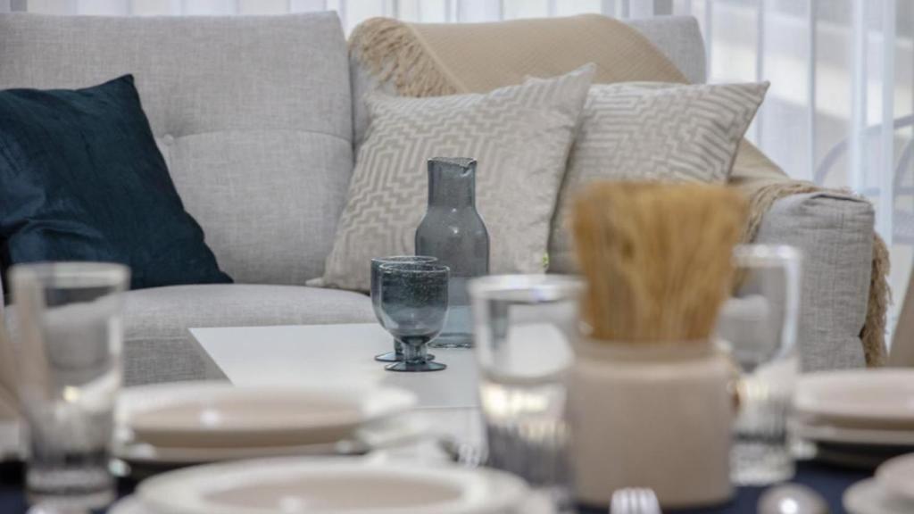 Aws Homes - Indulge In Elegance Apartment Dubai